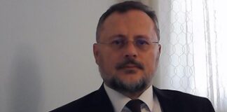 Hırka-i Saâdet Dairesi’nin Restorasyonu Münasebetiyle: “Hangisi Daha Şiir?”